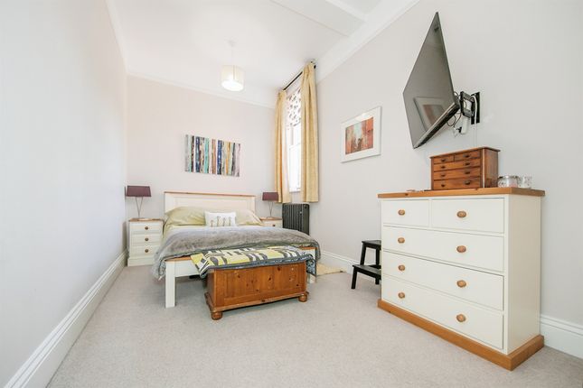 Flat for sale in Ribbans Park Road, Ipswich