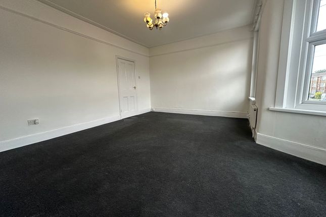 Flat 1, 45c Wellwood Road, Ilford photo 3