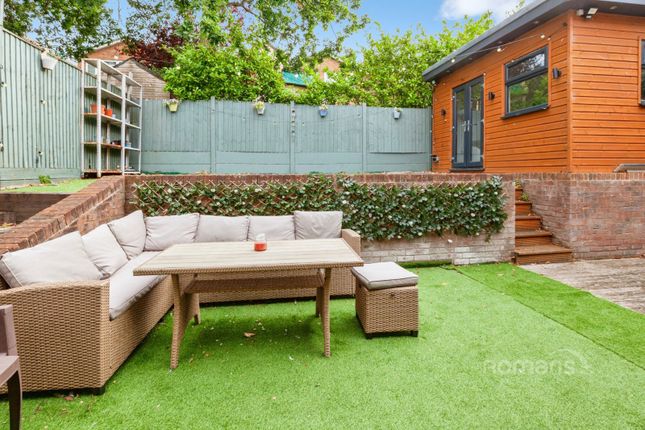 153, Wolf Lane, Windsor photo 5