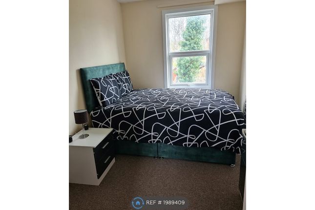 Thumbnail Room to rent in Thurspit Place, Northampton