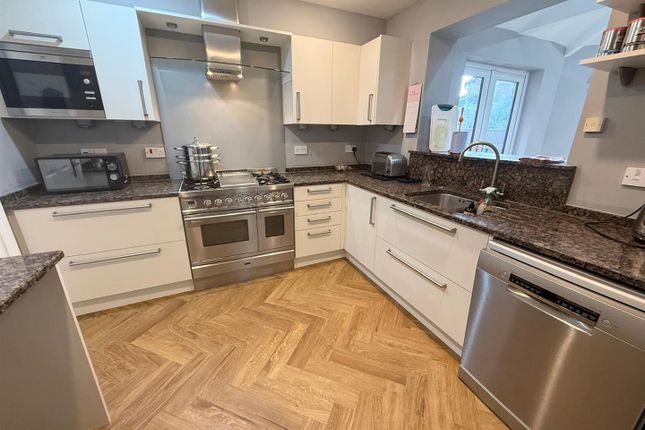27, Ploughmans Way, Macclesfield photo 4