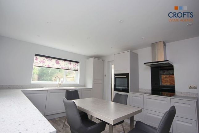 16, Carlton Avenue, Grimsby photo 4