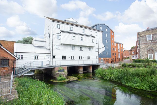 Flat to rent in Barton Mill Road, Canterbury