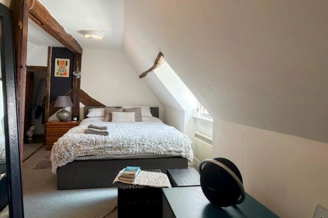 The Top Room, Room 6, Hopewell House, Ashford photo 4