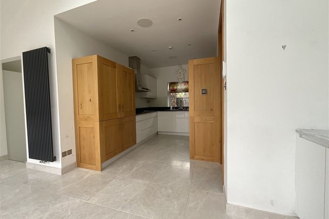 Belmont Heights, Sutton photo 5