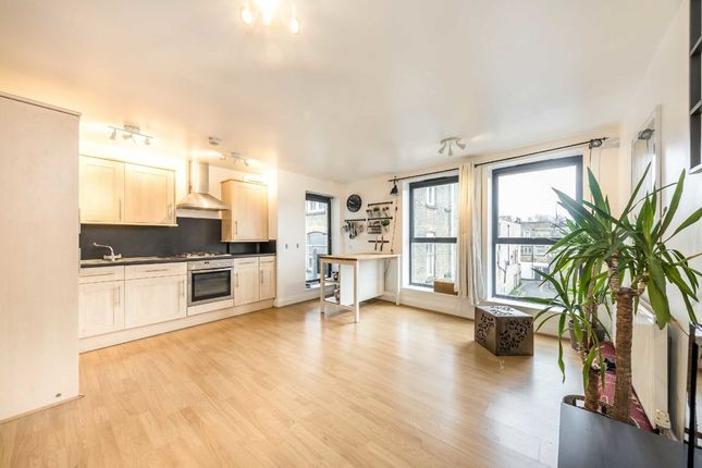 Thumbnail Flat for sale in Hercules Place, London