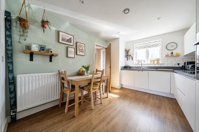 9, Blueberry Drive, Bicester photo 3