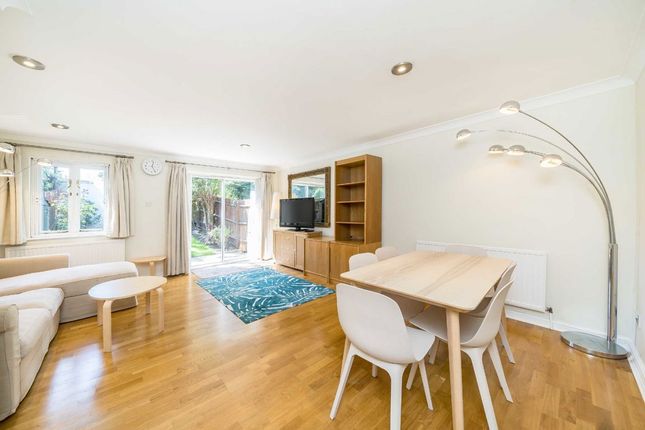 6, Woodlawn Close, London photo 4