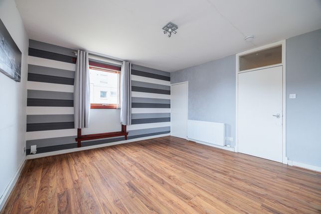 7, Lossie Place, Dundee photo 3