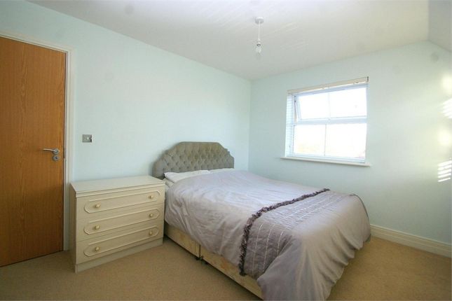 Thumbnail Room to rent in Benjamin Lane, Wexham, Berkshire