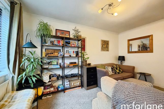 24 Coriander Way, Swindon photo 2