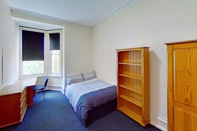 Bright And Inviting Double Bedroom Featuring A Coz...