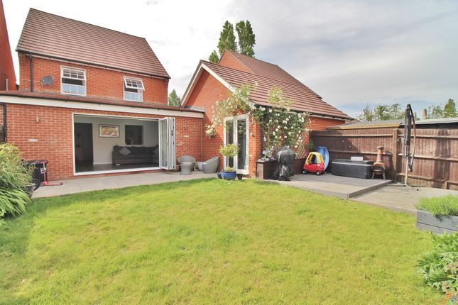 Thumbnail Detached house for sale in Poppy Way, Havant