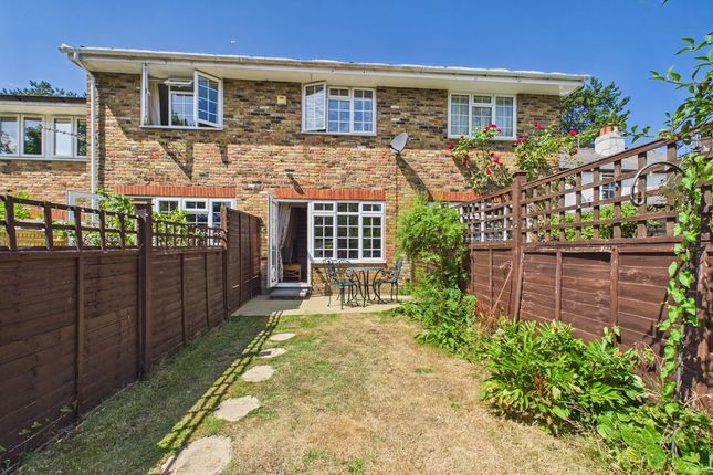 69, Breech Lane, Tadworth photo 2