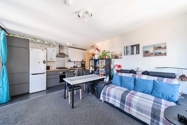 Flat for sale in Fondant Court, Taylor Place, London