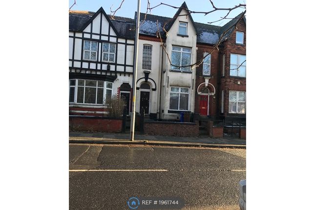 Thumbnail Flat to rent in Mossley Road, Ashton-Under-Lyne