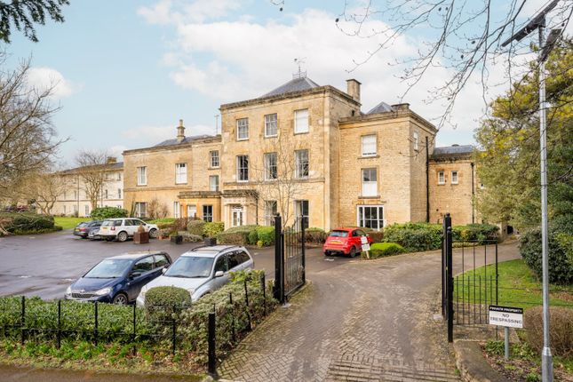 Flat to rent in Chesterton Lane, Cirencester, Gloucestershire