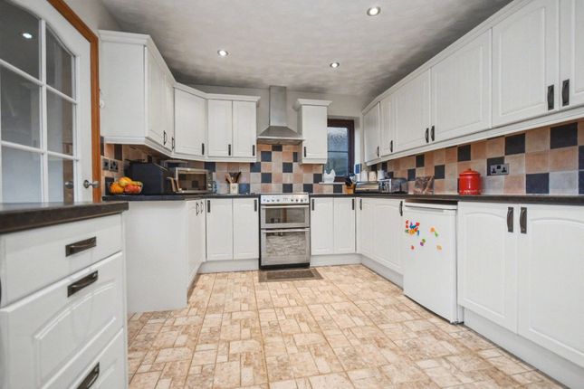 12, Ridings Way, Wakefield photo 2