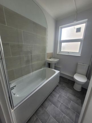 Clarendon Court, Southsea photo 5
