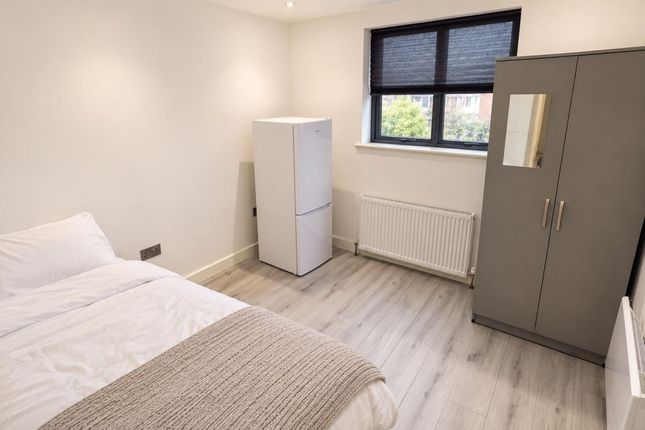 Flat 2, 158B Marlowes, Hemel Hempstead photo 2