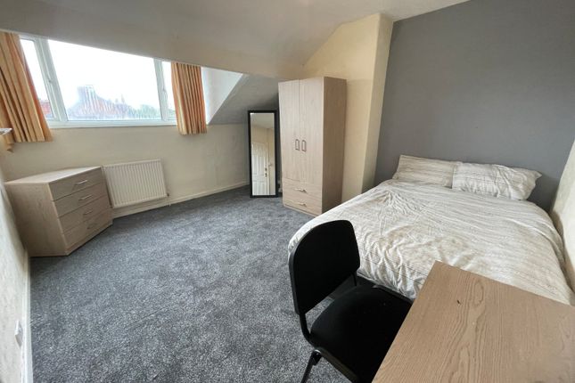 Trelawn Terrace, Leeds photo 4