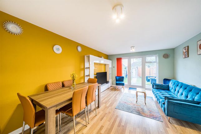 3, Novello Way, Borehamwood photo 3