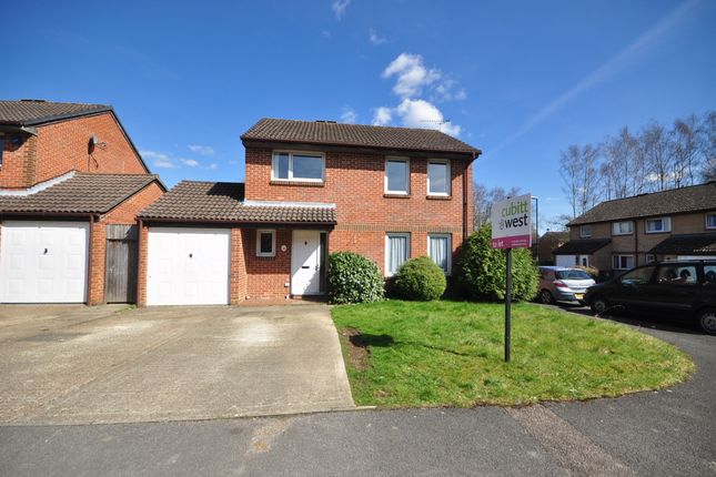 Detached house to rent in Coronet Close, Crawley