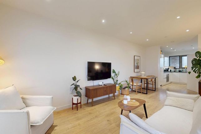 1-bed flat on Flat 28, Galley House, 1 Atlantis Avenue, London, £310,000