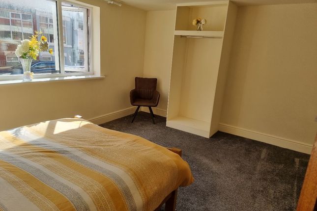 Room to rent in Lonsdale Road, Blackpool