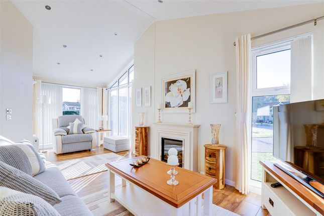 1 Mayes Drive, Nottingham photo 3