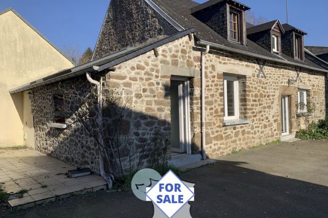 Thumbnail Cottage for sale in Mayenne, Pays-De-La-Loire, 53100, France