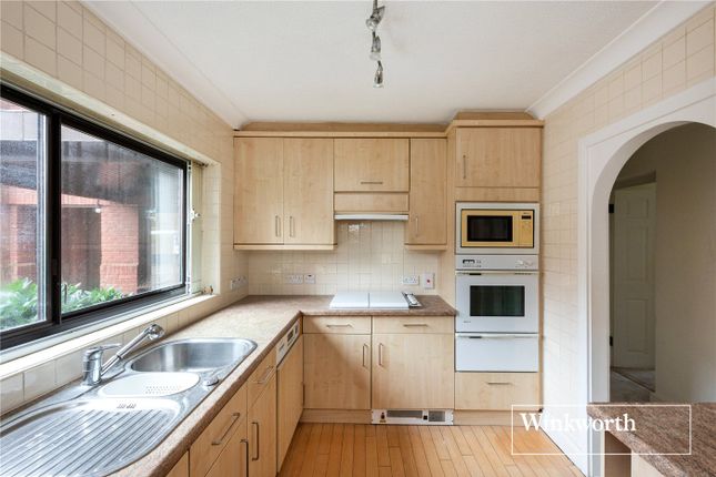 73, Spencer Close, London photo 3
