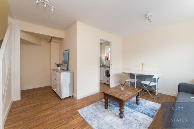 34 Holne Court, Exeter photo 4