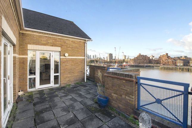4 bed flat to rent in Windsor Court, Rotherhithe Street, Rotherhithe, London SE16