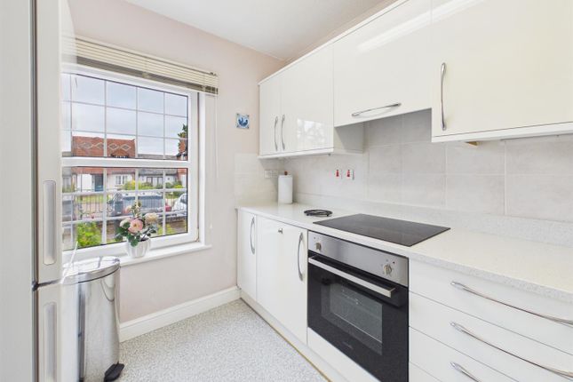 4, Arundel Lodge, Pegasus Court, Park Lane photo 2