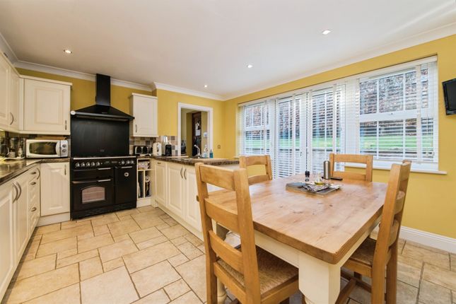 10, Haye Gardens, Haye Lane, Lyme Regis photo 3