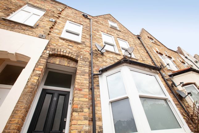 Thumbnail Flat to rent in Gladesmore Road, London