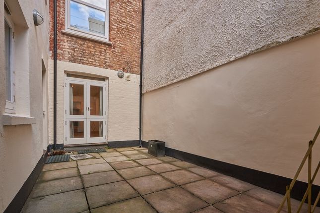 Flat 4a, Northernhay Place, Exeter photo 3
