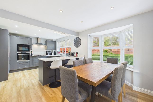 23, Hazel Close, Horsham photo 2
