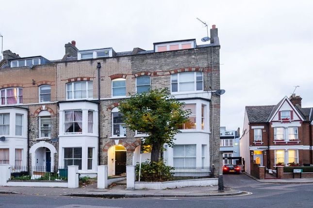Town house to rent in Marlborough Road, London