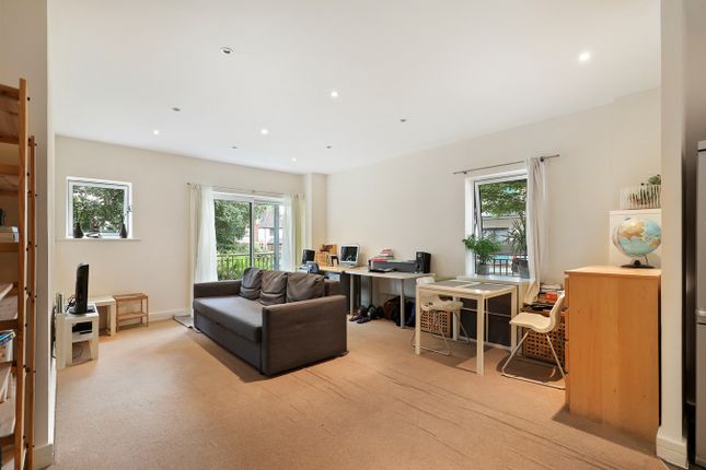 Flat for sale in Rosse Gardens, Desvignes Drive, London