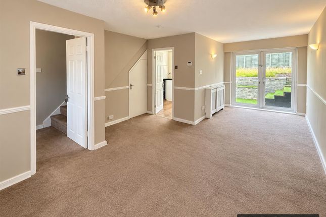 Tovey Close, Waltham Abbey photo 3
