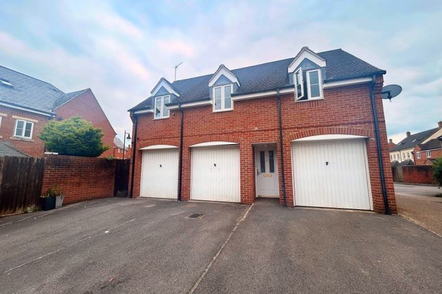 Thumbnail Property to rent in Capella Crescent, Swindon