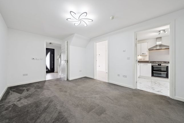 10 National Crescent, Cowglen, Glasgow photo 3
