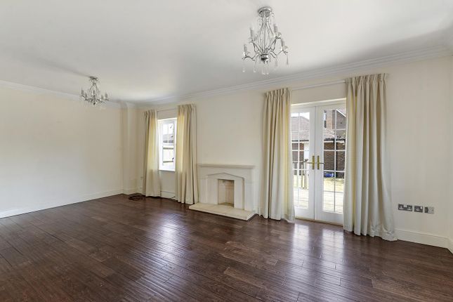 1, Woodford Grove, Kings Hill photo 3