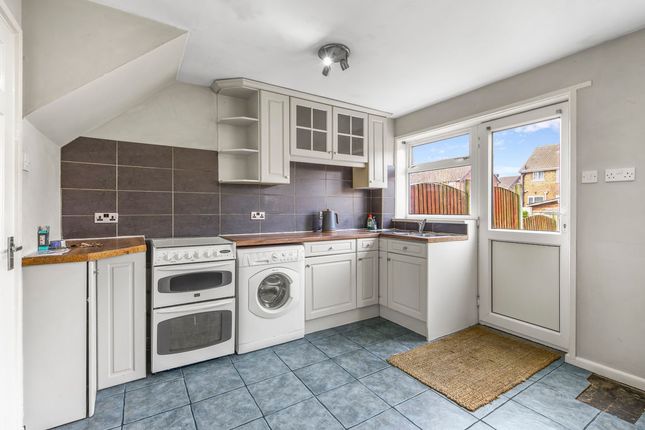 54, Calver Crescent, Chesterfield photo 3