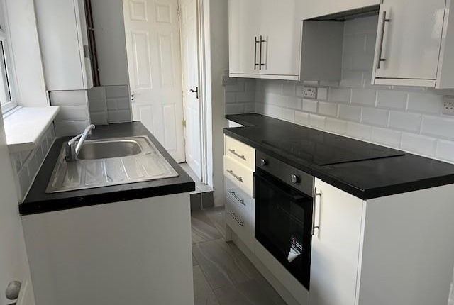 5, Railway Street, Northfleet photo 2