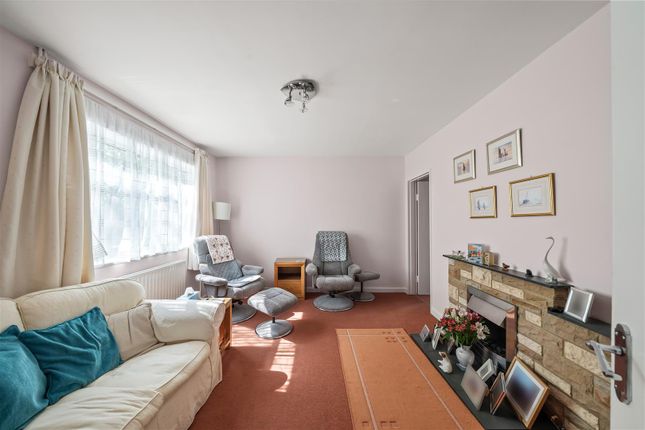 118, Bushy Hill Drive, Guildford photo 2