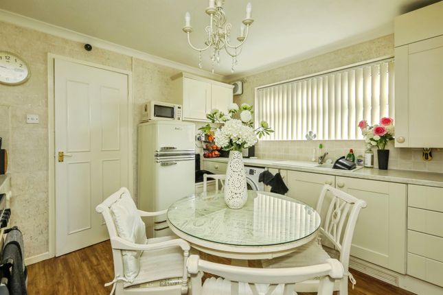 2, Blackthorn Close, Scunthorpe photo 4