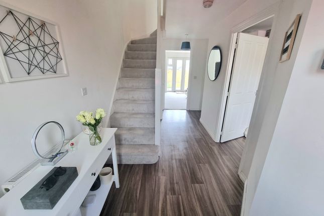 17 Llys Tre Dwr, Bridgend photo 2